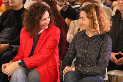 Las ministras María Jesús Montero y Meritxell Batet, ayer, en un acto del PSC en Barcelona.