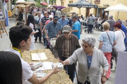 Durant la jornada es reparteixen 20.000 ous entre els visitants.