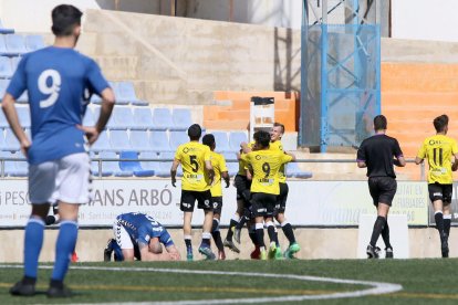 El Lleida Esportiu B supo sufrir en defensa para llevarse los tres puntos y alejarse del descenso.