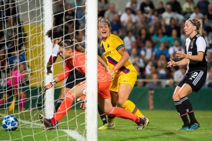 La azulgrana Alexia Putellas, en el momento de marcar el 0-1, ayer ante la Juve.