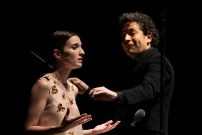 María Valderde observada por Gustavo Dudamel en Peralada.