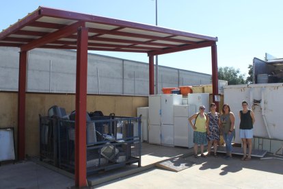 La alcaldesa visitó las instalaciones que gestiona Cartaes. 