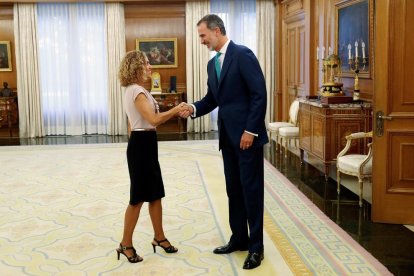 El rey Felipe VI recibe a la presidenta del Congreso, Meritxell Batet,