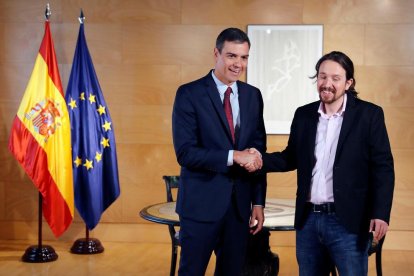 Pedro Sánchez i el líder de Podem, Pablo Iglesias, durant la nova ronda de consultes.