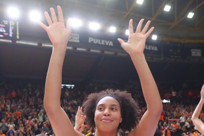 Tinara Moore estrenó su aventura europea en Valencia.