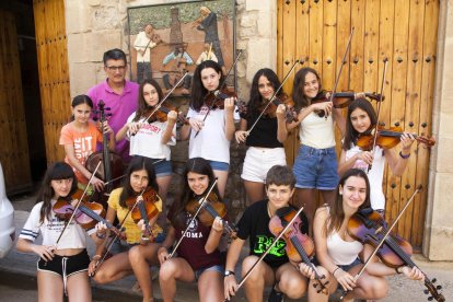 La octava edición del curso de viola que imparte cada verano el músico Eduard Boleda es este año exclusivamente femenino.