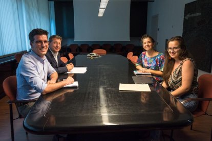 Imagen de la reunión en el edificio Pal·les.