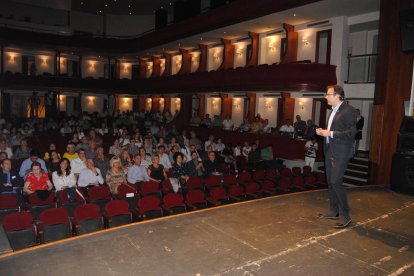 La charla se llevó a cabo en L’Amistat. 