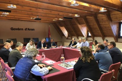 La reunión mantenida ayer con los alcaldes en el Conselh.