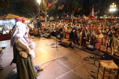 La plaça del Mercadal va acollir ahir la presentació de l’Infant Pere.