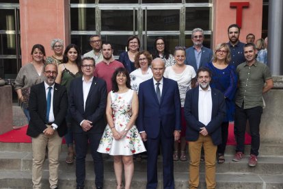 Autoritats i responsables de l’entitat a l’acte de commemoració.