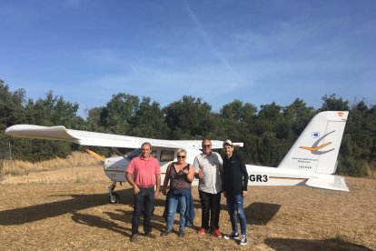 Algunas de las personas que disfrutaron de los vuelos en ultraligero durante la jornada de ayer.