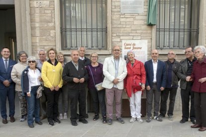 Veïns del carrer, amb l’alcalde i els edils.