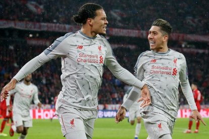 Van Djik celebra el segon gol del Liverpool.