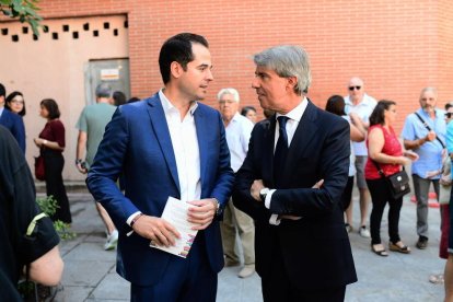 Aguado i Garrido, ahir, durant la celebració de la Paloma a Madrid.