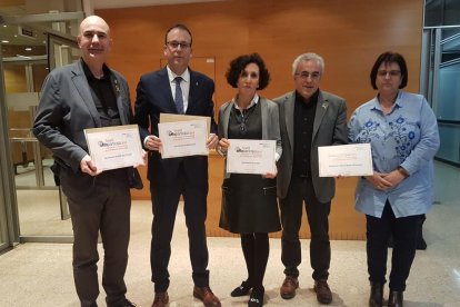 Alcaldes i representants dels ajuntaments premiats.