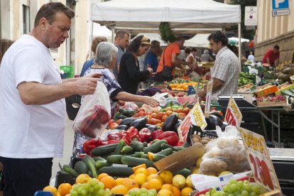 El mercado semanal de Guissona, que se celebró ayer.