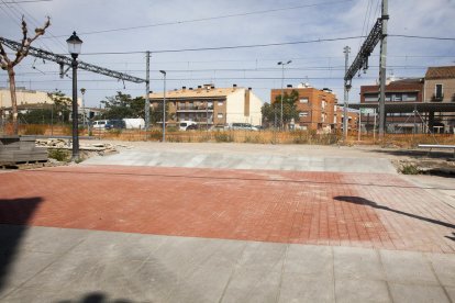 Uno de los accesos que se ha habilitado al nuevo parking gratuito con una treintena de plazas. 