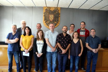 Monterde, en el centro, con los concejales del nuevo ayuntamiento del Sobirà.