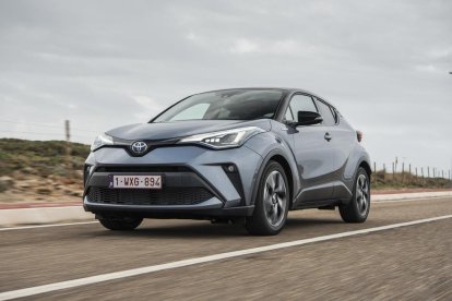 Està únicament amb motorització híbrida elèctrica 2.0 Dynamic Force de 135 kW/184 CV.