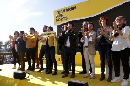 Un momento del mitin de ERC ante la prisión de Lledoners, con la plana mayor del partido apoyando a Junqueras, encarcelado allí.