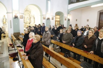 Celebración de una misa en la iglesia de la Granja d'Escarp.