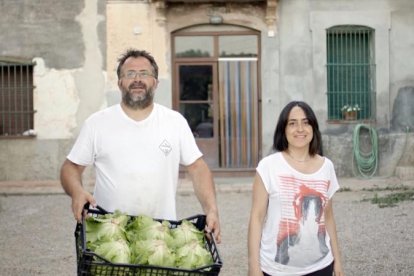 Algunos paradistas llevan al mercado sus propias hortalizas.