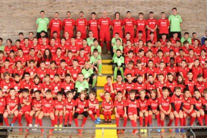 El CFS Balaguer Vedruna presenta a sus 13 equipos con 150 jugadores