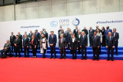 Mandatarios presentes ayer en la cumbre de Madrid.