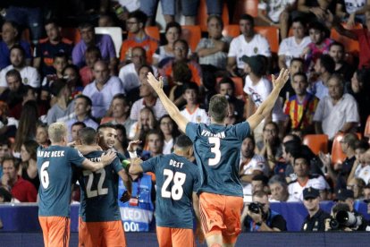 Els jugadors de l’Ajax celebren un dels gols.