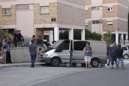 Un foc calcina l’interior d’una furgoneta a la Mariola