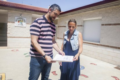 El alcalde, Bernat Solé, y la concejala Silvia Fernández. 