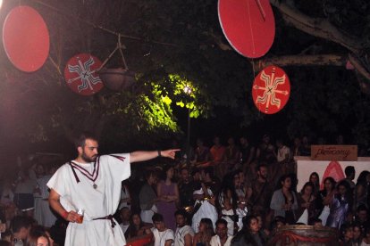 Los nuevos César y Cleopatra son escogidos en el concurso de oratoria.