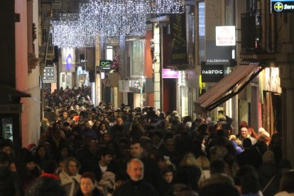 Imagen de archivo del Eix comercial de Lleida en Navidad.