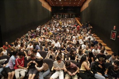 El Teatre de l’Escorxador es va omplir ahir per assistir a l’acte inaugural del nou curs de l’Aula de Teatre.