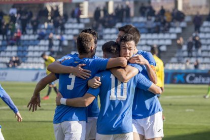 Els jugadors del Lleida celebren un dels gols marcats a l’Atlètic Balears.