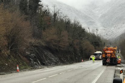 L’allau va ser retirada per bombers d’Aran i la concessionària del manteniment de la via.