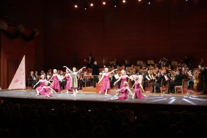 La Banda Municipal de Lleida i Arts Centre de Dansa, ahir.