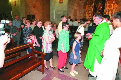 Primera misa en Fraga con el obispo de Barbastro  -  El pasado jueves, 21 de junio, se cumplieron veinte años de la primera misa en Fraga con el obispo de Barbastro, entonces Ambrosio Echevarría (en la imagen). Hacía apenas seis días que se hab ...