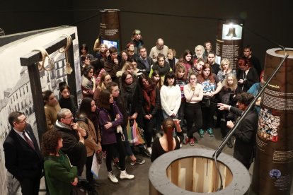 El coordinador i comissari Pau Castell va presentar ahir al Museu de Lleida l’exposició itinerant.