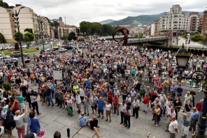 Protesta de pensionistes a Bilbao reclamant la millora de les prestacions.