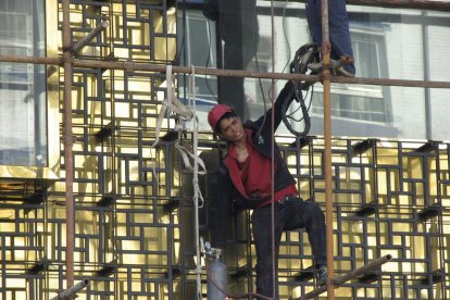 Un treballador de la construcció