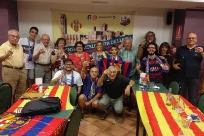 La Penya celebra el primer títol de la temporada: la Supercopa d'Espanya, aconseguida contra el Sevilla.