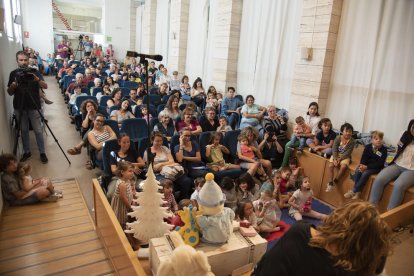 Música i animació teatral a la Biblioteca amb el Quintet Quatre+1.