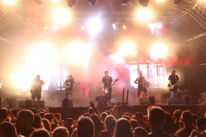 Moment de l’actuació del grup Boikot al Mon Amour Mollerussa Summer Festival 2018.