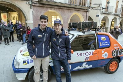 Los jóvenes de Agramunt que participarán en la Uniraid.