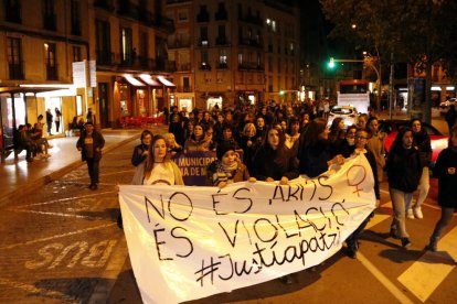 Una manifestació a Manresa contra la sentència per la violació en grup d'una menor el 2016.