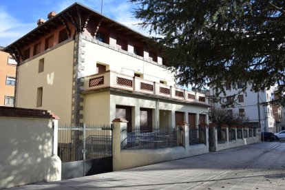 La fundación ha adquirido y está reformando esta vivienda, que tendrá capacidad para 10 menores.