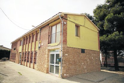 Imagen de la escuela de La Pobla de Cérvoles, que en la actualidad cuenta con cinco alumnos. 