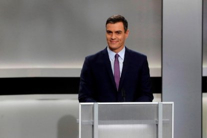 El candidato del PSOE, Pedro Sánchez, momentos antes del inicio del único debate electoral en el que participaron todos los candidatos a la presidencia del Gobierno